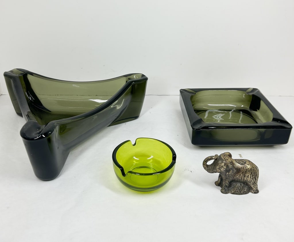 COLLECTION OF GLASS ASHTRAYS AND METAL FIGURINE (1 of 5)