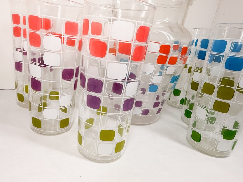 VINTAGE GEOMETRIC PATTERNED GLASS BEVERAGE SET - 3