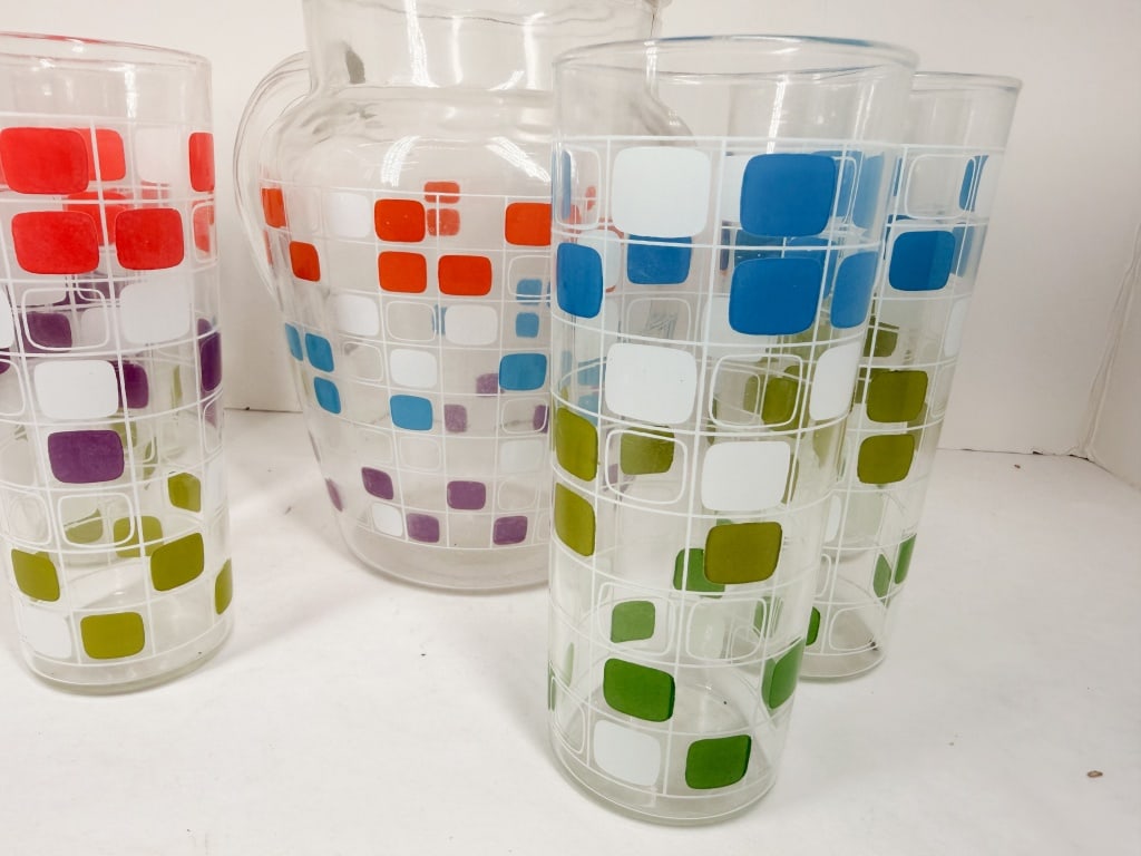 VINTAGE GEOMETRIC PATTERNED GLASS BEVERAGE SET - 4