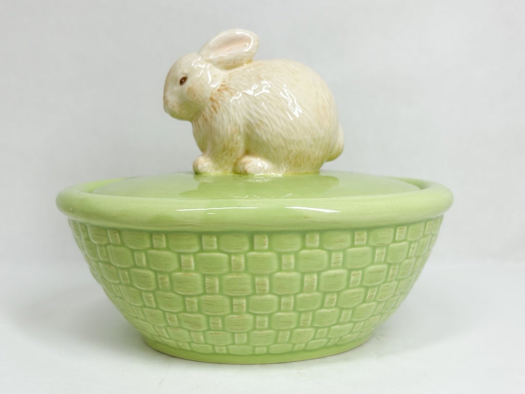 HALLMARK CERAMIC BASKETWEAVE CANDY DISH (1 of 9)