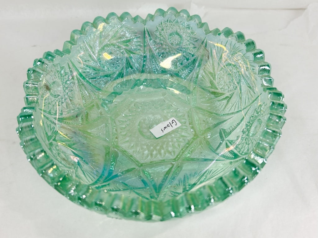 PINWHEEL PATTERN IRIDESCENT URANIUM GLASS BOWL (1 of 8)