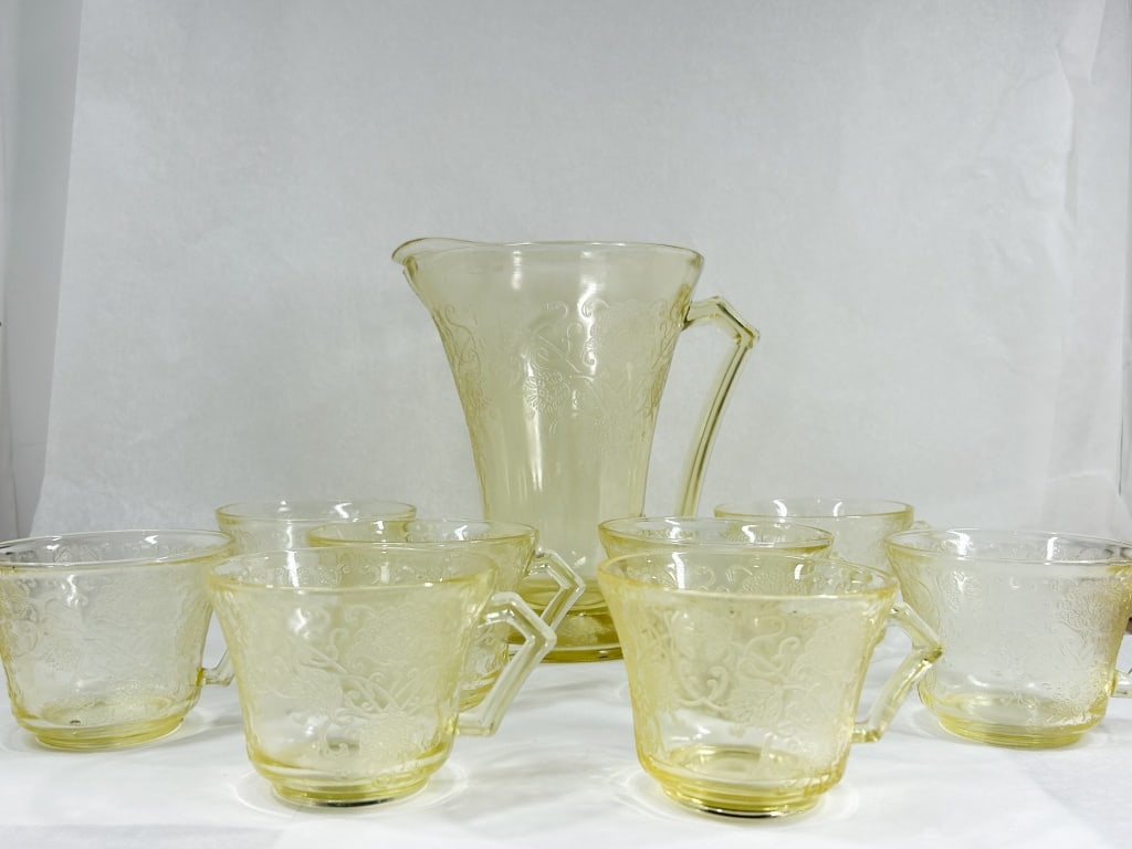 YELLOW GLASS PITCHER AND CUPS (1 of 10)