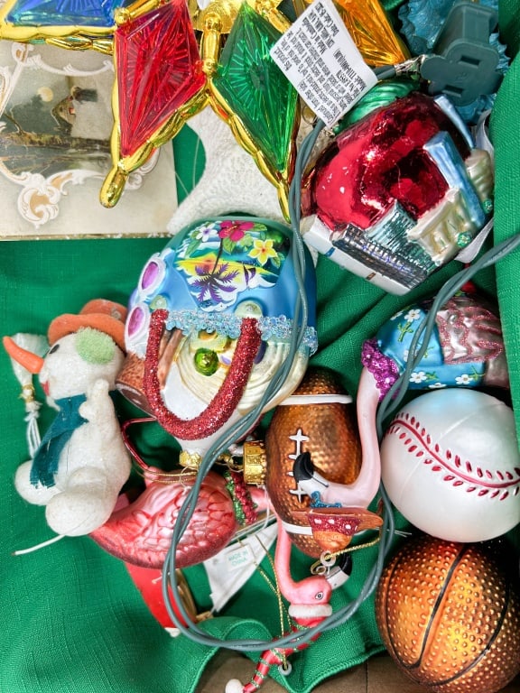 VINTAGE CHRISTMAS ORNAMENTS (1 of 4)