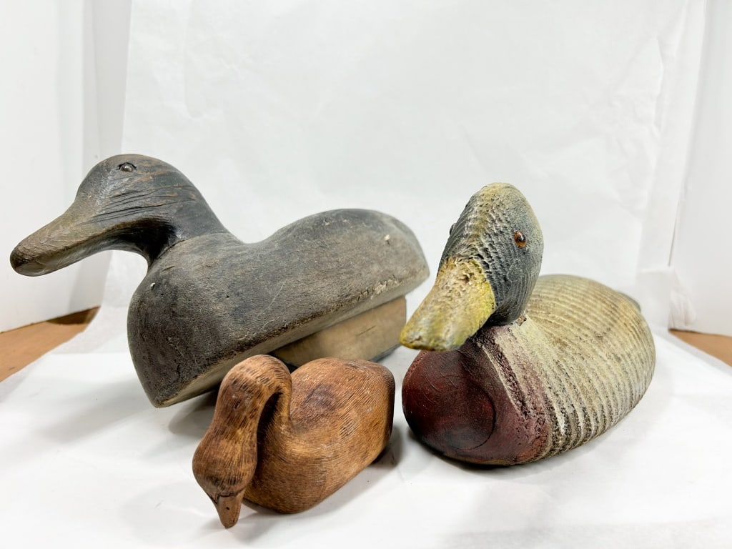 VICTOR WOODEN DUCK DECOY TRIO (1 of 6)
