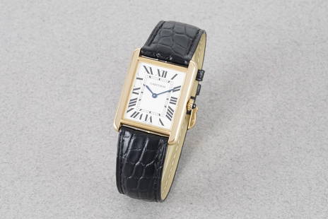 CARTIER TANK SOLO 18CT GOLD LARGE REF. 3167: CARTIER TANK SOLO 18CT GOLD LARGE REF. 3167, this watch is a ref. 3167 and is fitted with a rectangular dial with hour markers and hands. The 28x35mm 18ct gold case is fitted with a crown and a