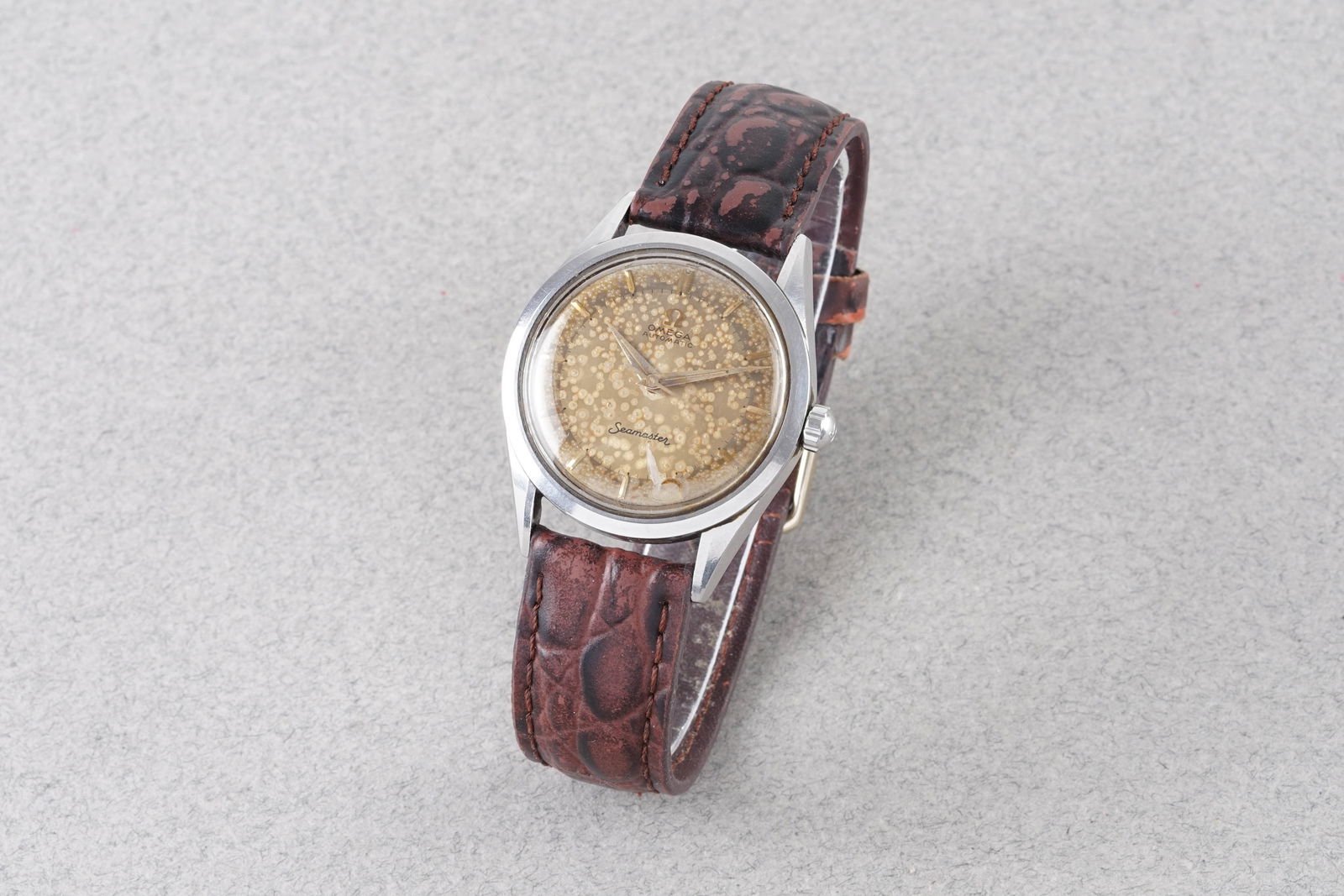 OMEGA SEAMASTER AUTOMATIC WRISTWATCH (1 of 4)