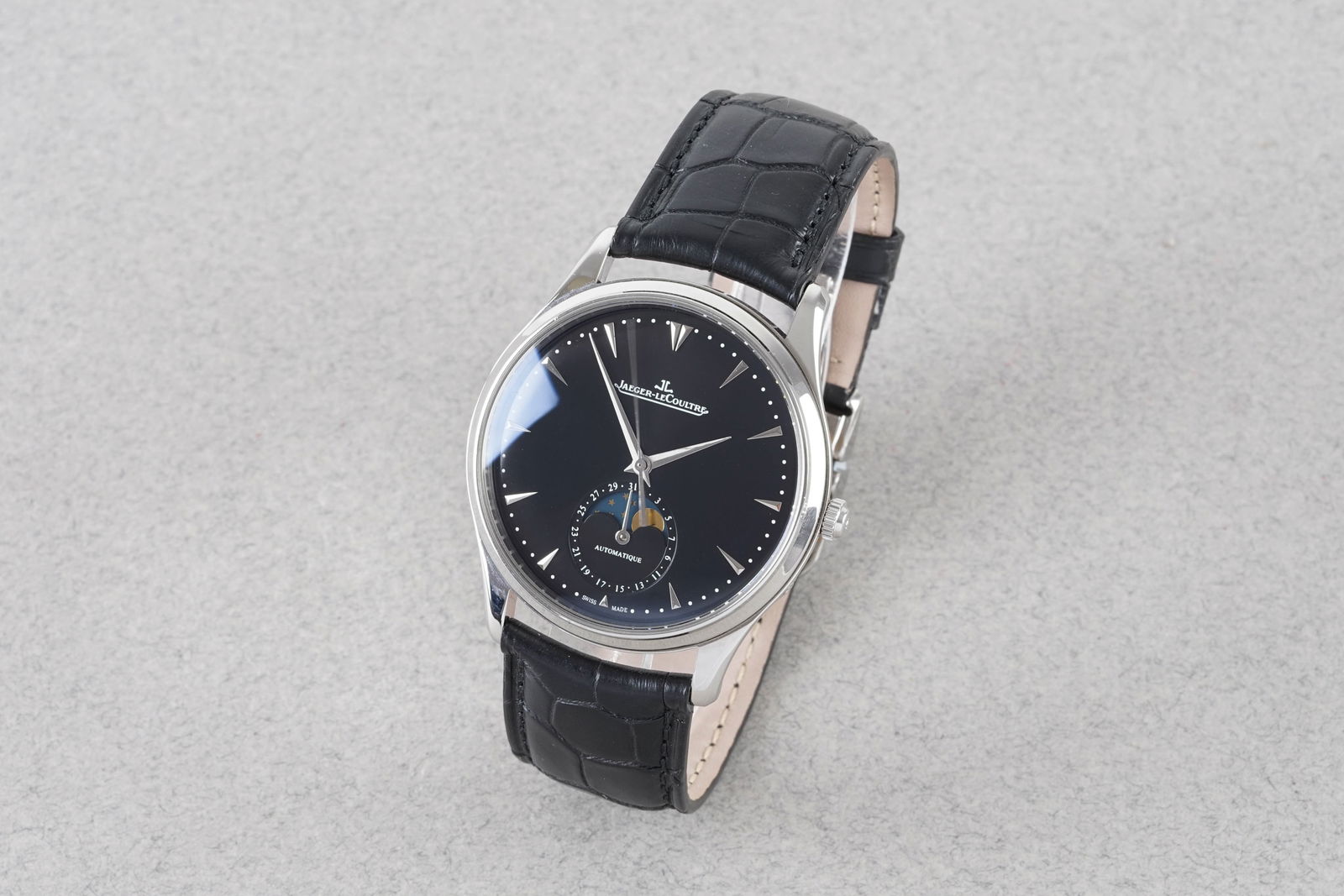 JAEGER LE-COULTRE MASTER ULTRA THIN MOONPHASE W/ GUARANTEE PAPERS REF. 176.8.46S CIRCA 2019 (1 of 4)