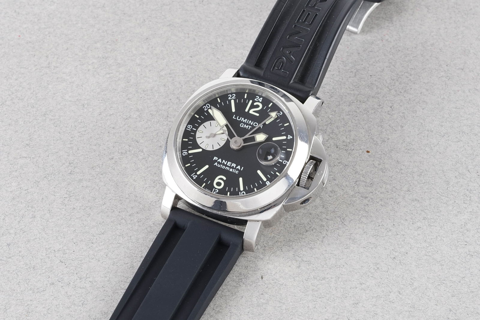 PANERAI LUMINOR GMT AUTOMATIC W/ GUARANTEE CARD & BOOKLETS REF. PAM00088 (1 of 5)