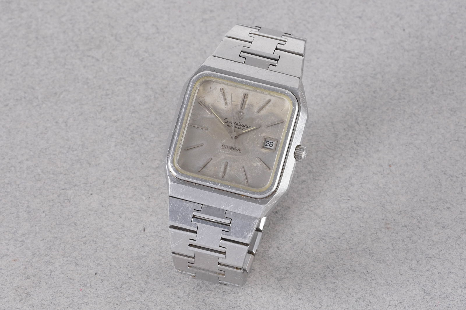 OMEGA CONSTELLATION OVERSIZE AUTOMATIC 'TV' DIAL WRISTWATCH (1 of 4)