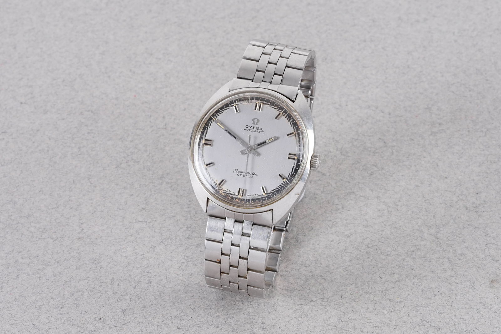 OMEGA SEAMASTER COSMIC AUTOMATIC WRISTWATCH (1 of 4)