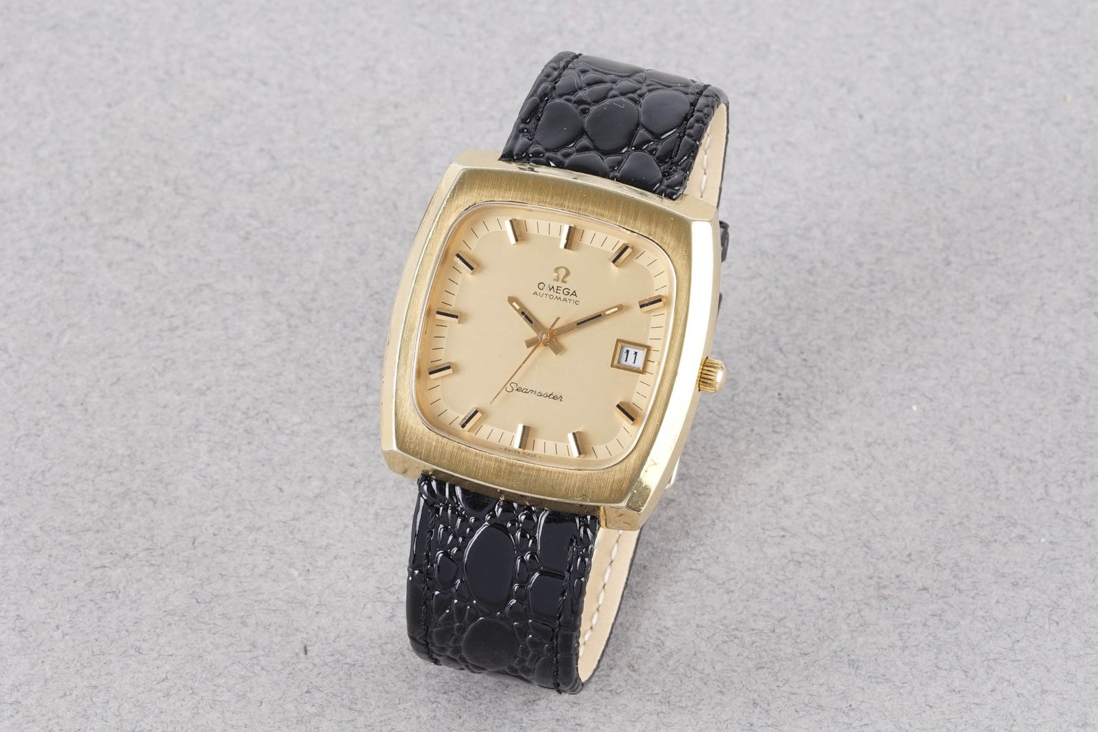 OMEGA SEAMASTER AUTOMATIC DATE 'TV' DIAL REF. 166.0138 CIRCA 1973 (1 of 4)