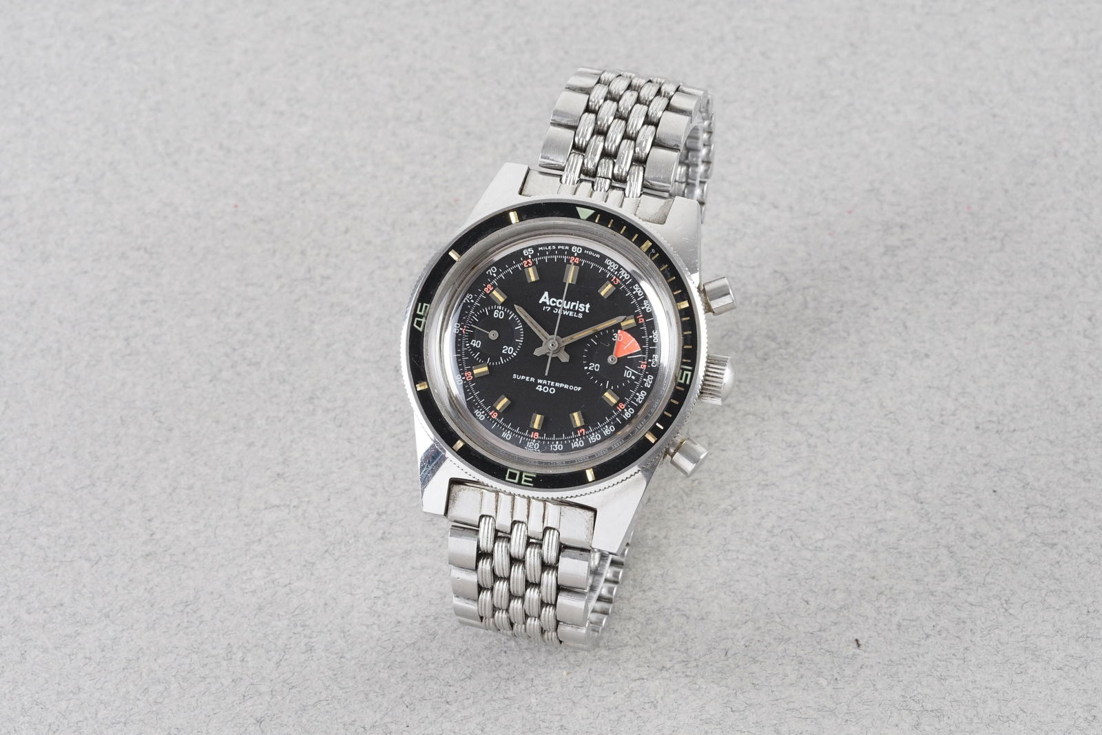 ACCURIST SUPER WATERPROOF VINTAGE CHRONOGRAPH (1 of 4)