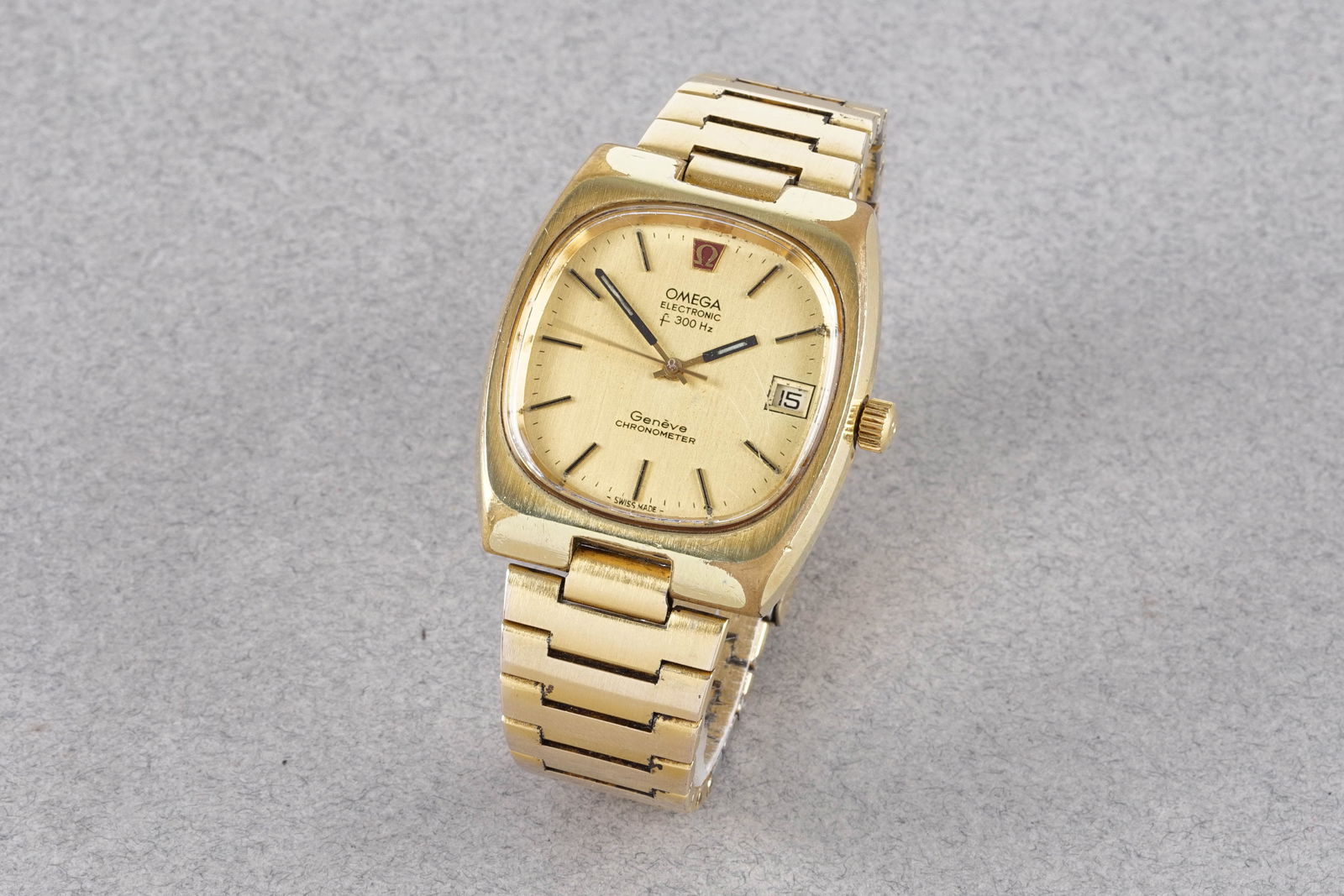 OMEGA ELECTRONIC F300HZ GENEVE CHRONOMETER DATE WRISTWATCH (1 of 4)