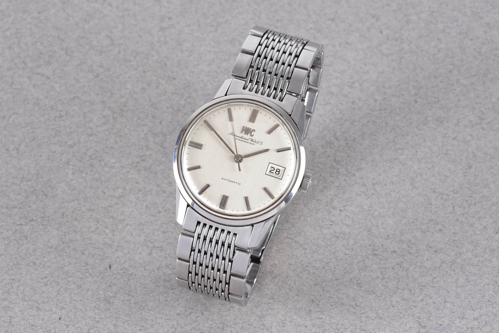 IWC SCHAFFHAUSEN AUTOMATIC DATE WRISTWATCH W/ ORIGINAL BRACELET (1 of 4)