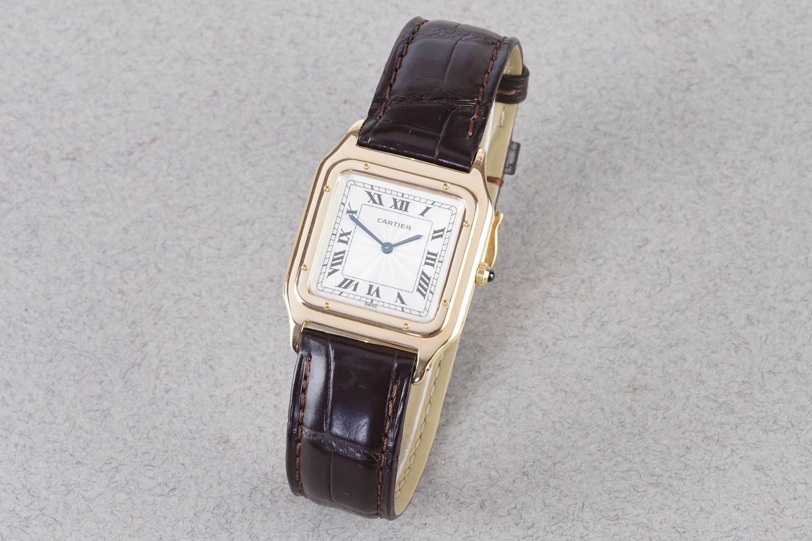 *TO BE SOLD WIHTOUT RESERVE* CARTIER TANK SANTOS DUMONT 'EXTRA PLATE' 18CT YELLOW GOLD REF. 1576: *TO BE SOLD WIHTOUT RESERVE* CARTIER TANK SANTOS DUMONT 'EXTRA PLATE' 18CT YELLOW GOLD REF. 1576, this watch is a ref. 1576 and is fitted with a square guilloche dial with hour markers and hands. The