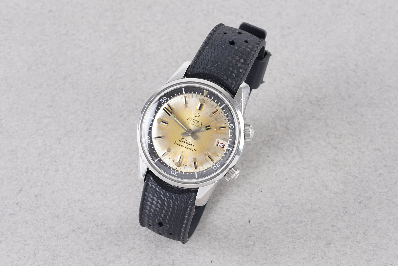 ENICAR SHERPA SUPER DIVETTE AUTOMATIC DATE WRISTWATCH CIRCA 1960S (1 of 4)