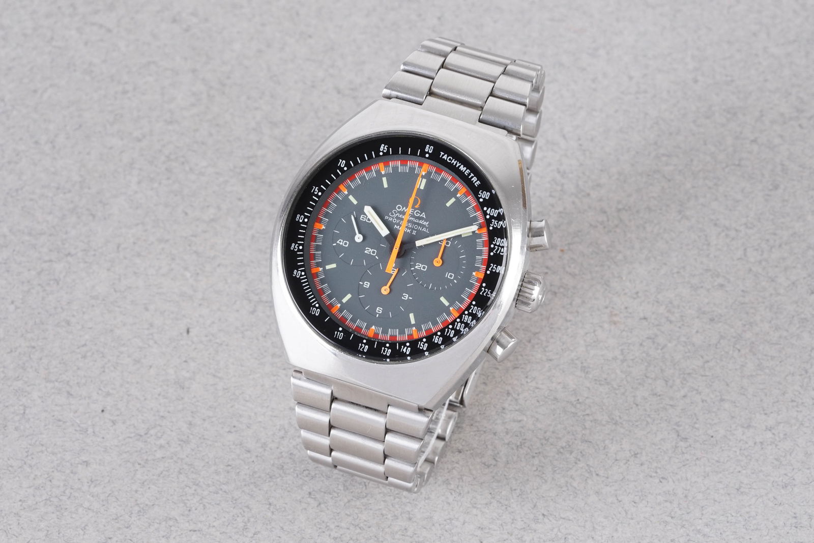 OMEGA SPEEDMASTER PROFESSIONAL MARK II JAPANESE RACING DIAL REF. 145.014 (1 of 4)