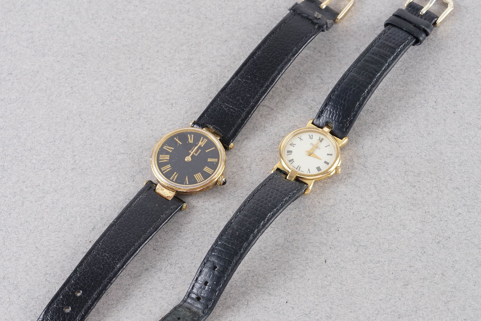 *TO BE SOLD WIHTOUT RESERVE* PAIR OF WATCHES INLC. GUCCI & DUNHILL: *TO BE SOLD WIHTOUT RESERVE* PAIR OF WATCHES INLC. GUCCI & DUNHILL, both currently not running untested.