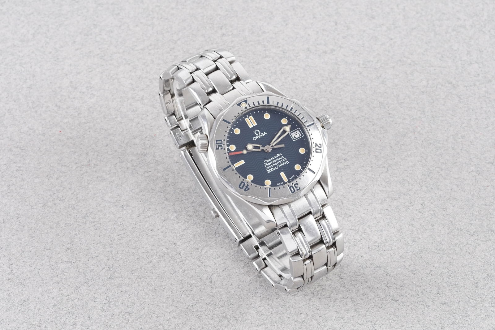 OMEGA SEAMASTER 300 W/ GUARANTEE CARD REF. 25528000 CIRCA 1995 - 3