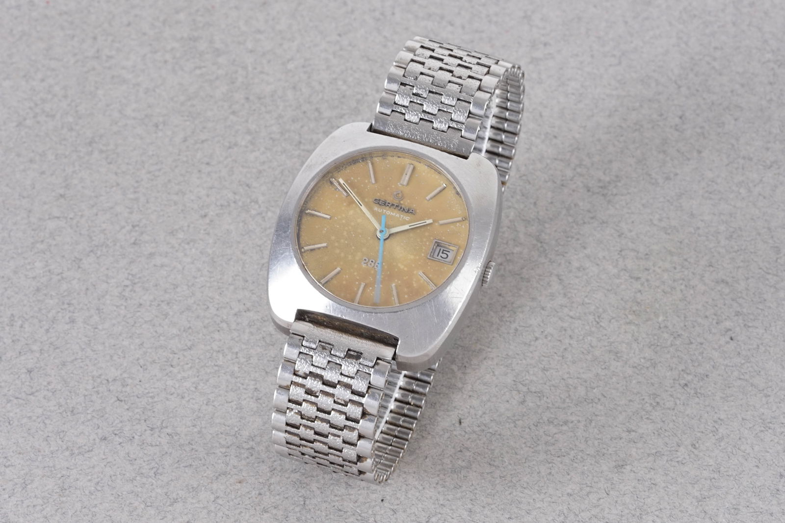 CERTINA 288 AUTOMATIC DATE WRISTWATCH (1 of 4)