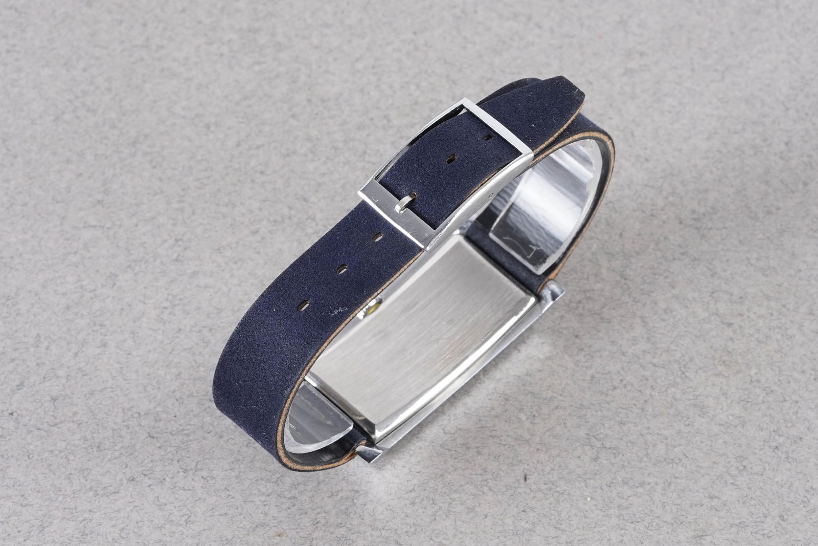 NAPPEY SHOCKPROOF TANK STYLE WRISTWATCH - 3