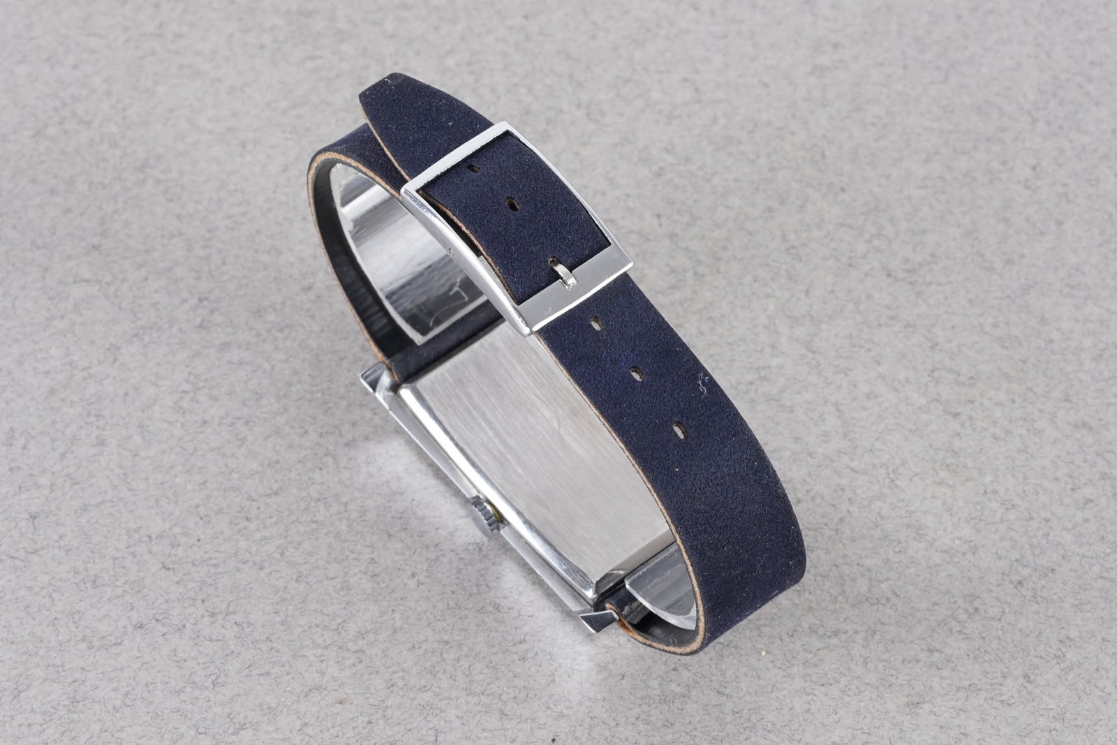 NAPPEY SHOCKPROOF TANK STYLE WRISTWATCH - 4