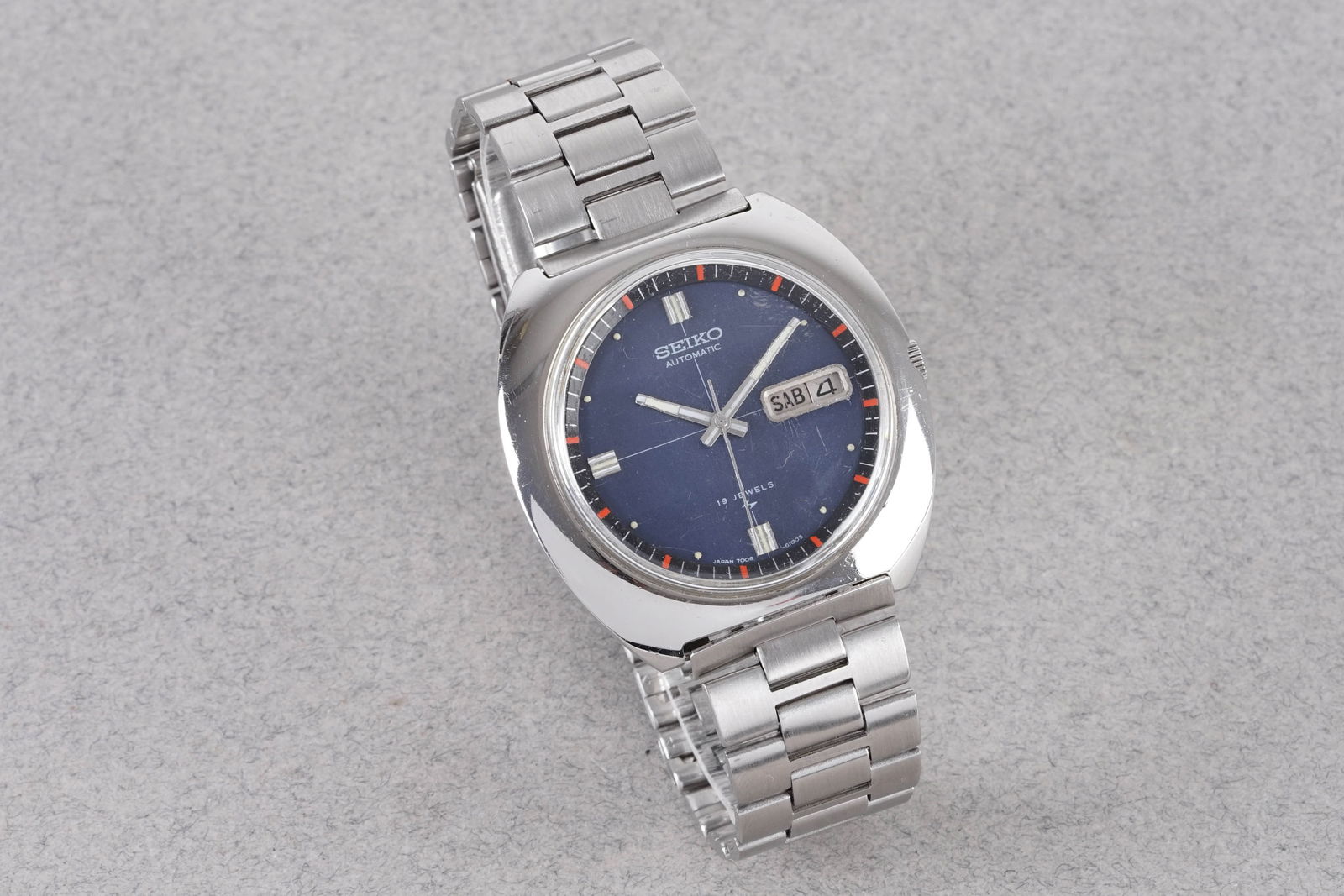 SEIKO AUTOMATIC DAY DATE REF. 7006-6010 - 2