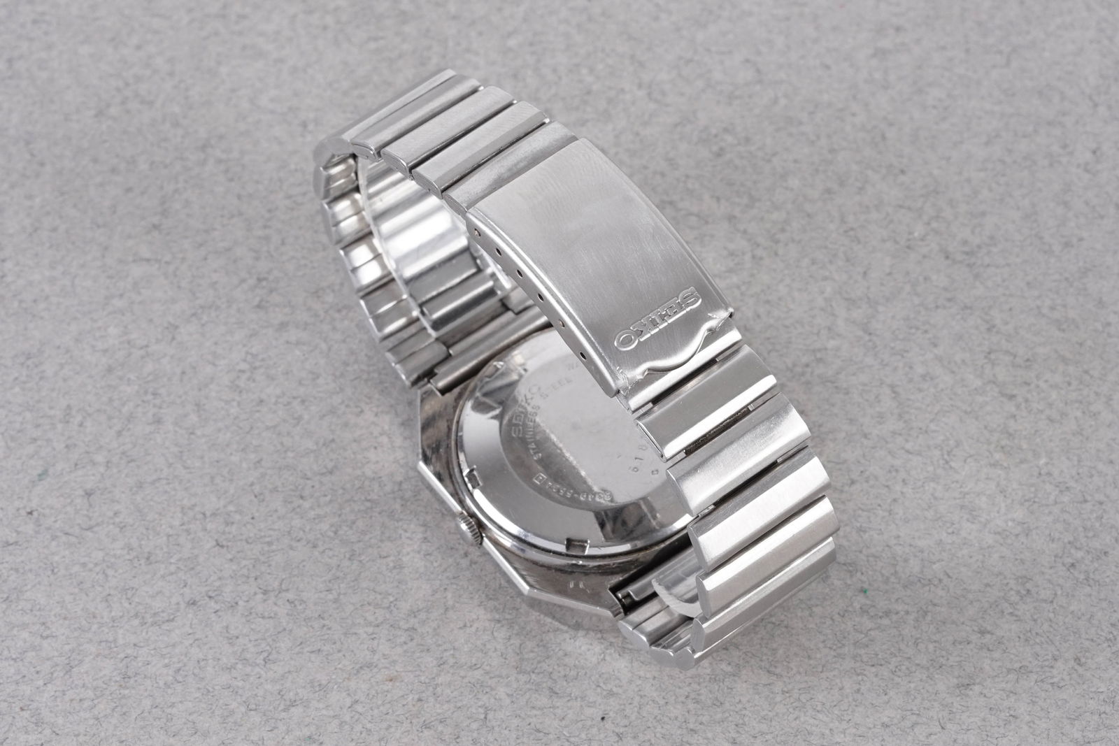 SEIKO 5 DAY DATE AUTOMATIC REF. 6349-552A CIRCA 1986 - 4