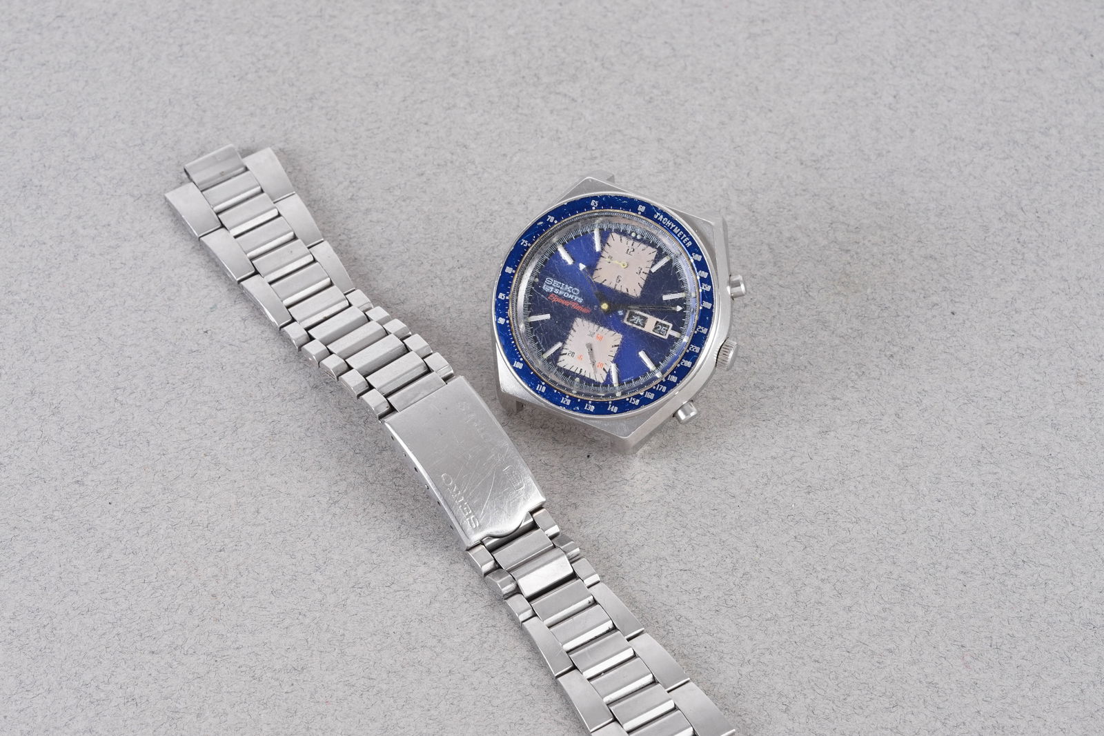 SEIKO 'KAKUME' SPEED TIMER CHRONOGRAPH REF. 6139 0030 CIRCA 1977: SEIKO 'KAKUME' SPEED TIMER CHRONOGRAPH REF. 6139 0030 CIRCA 1977, this watch is a ref. and is fitted with a circular dial with hour markers and hands. The mm case is fitted with a crown and a case