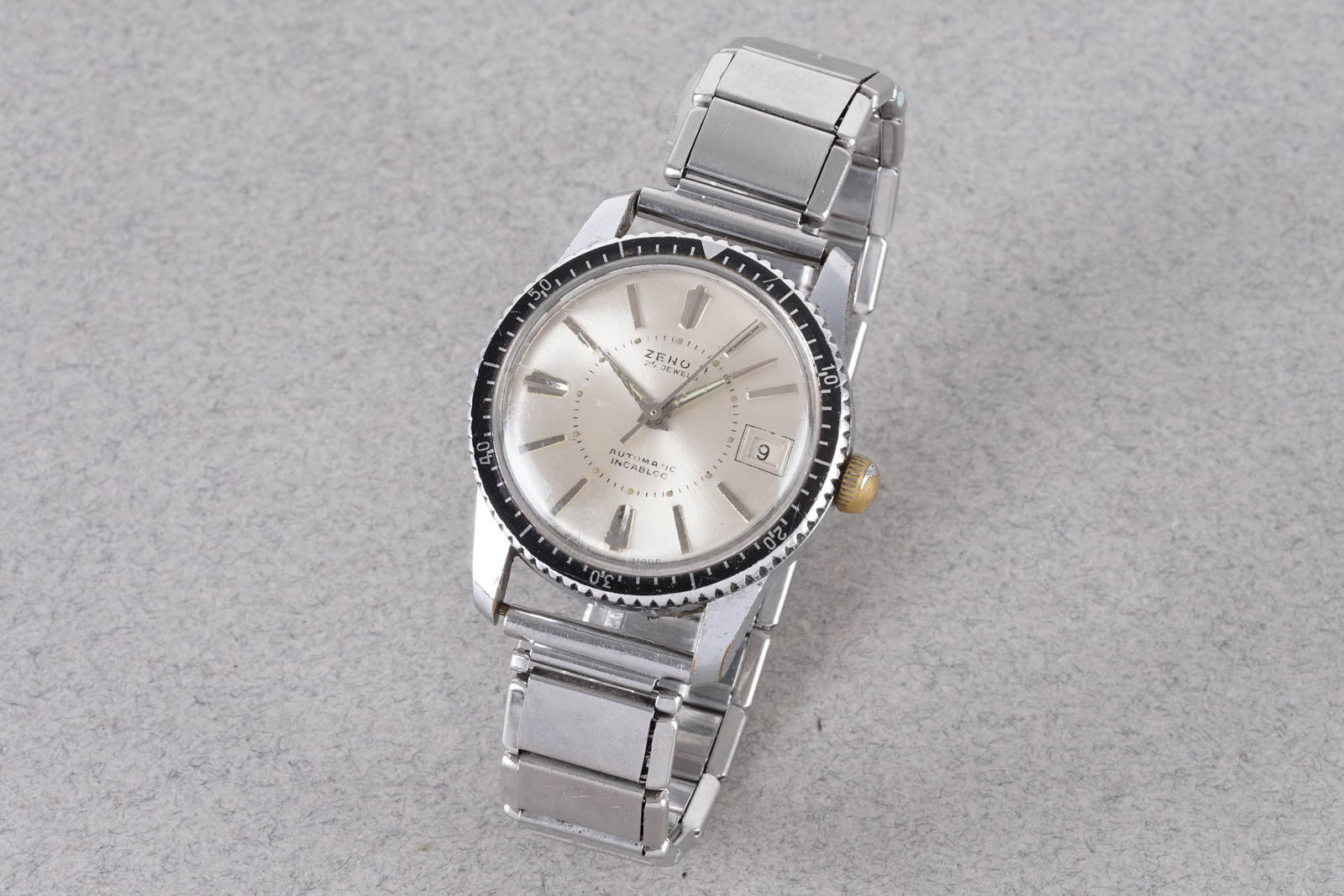 ZENO II AUTOMATIC DATE WRISTWATCH (1 of 4)