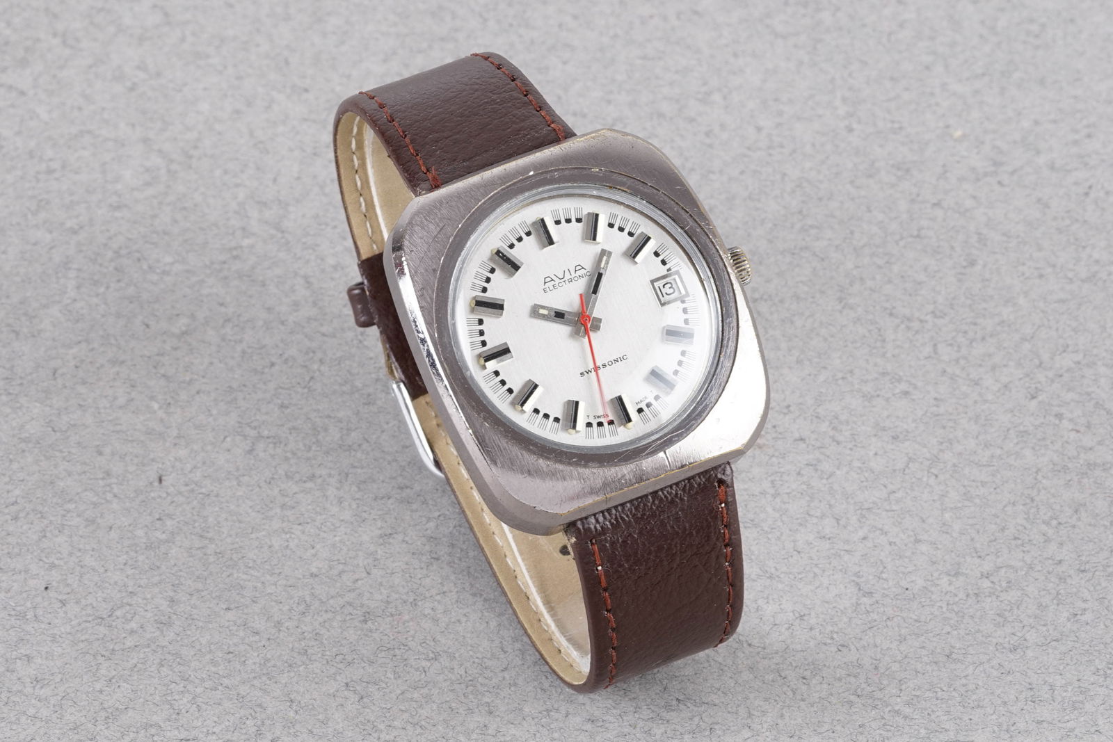 AVIA ELECTRONIC SWISSONIC DATE WRISTWATCH - 2