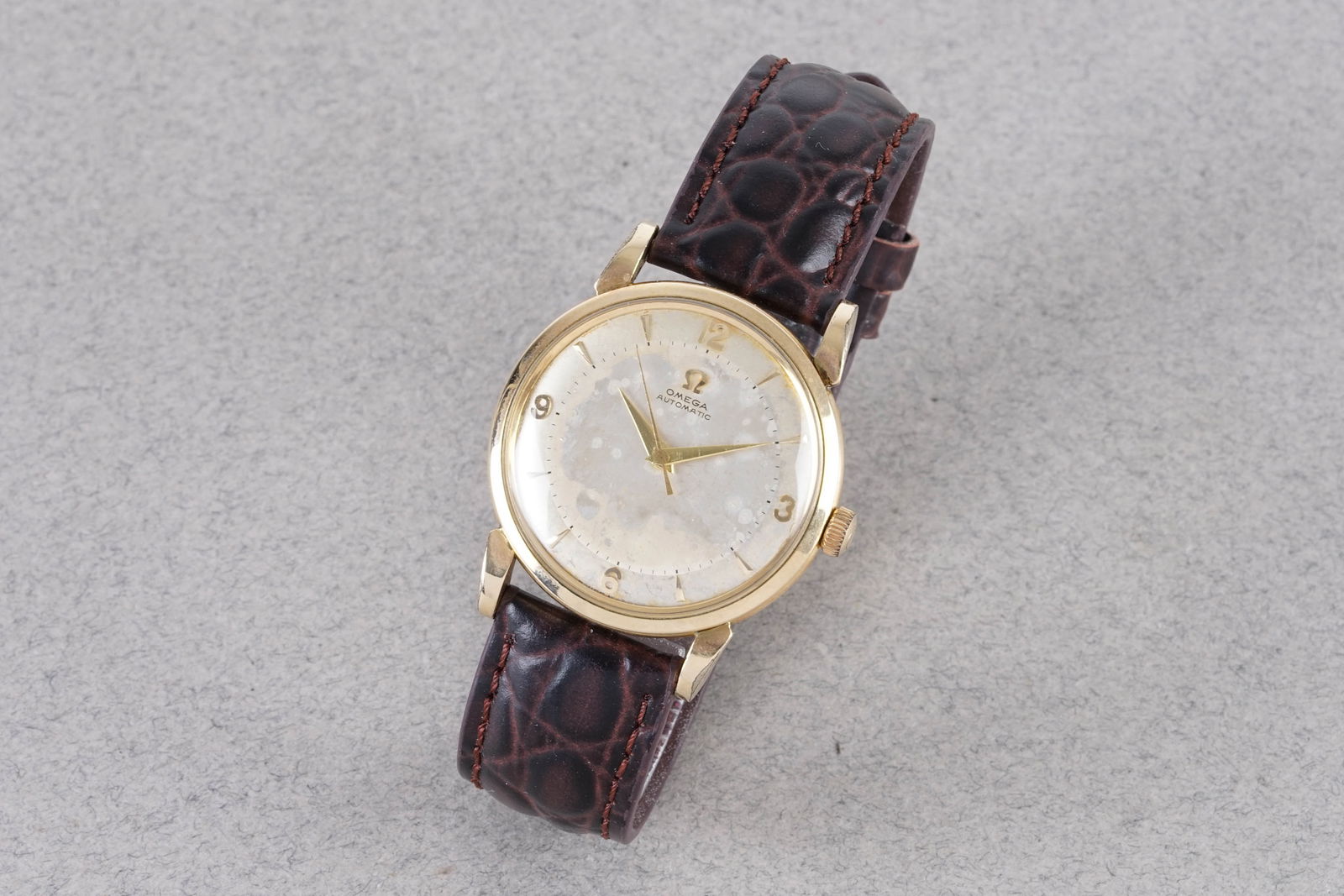 OMEGA AUTOMATIC BUMPER GOLD FILLED REF. 2445-11 SC (1 of 4)