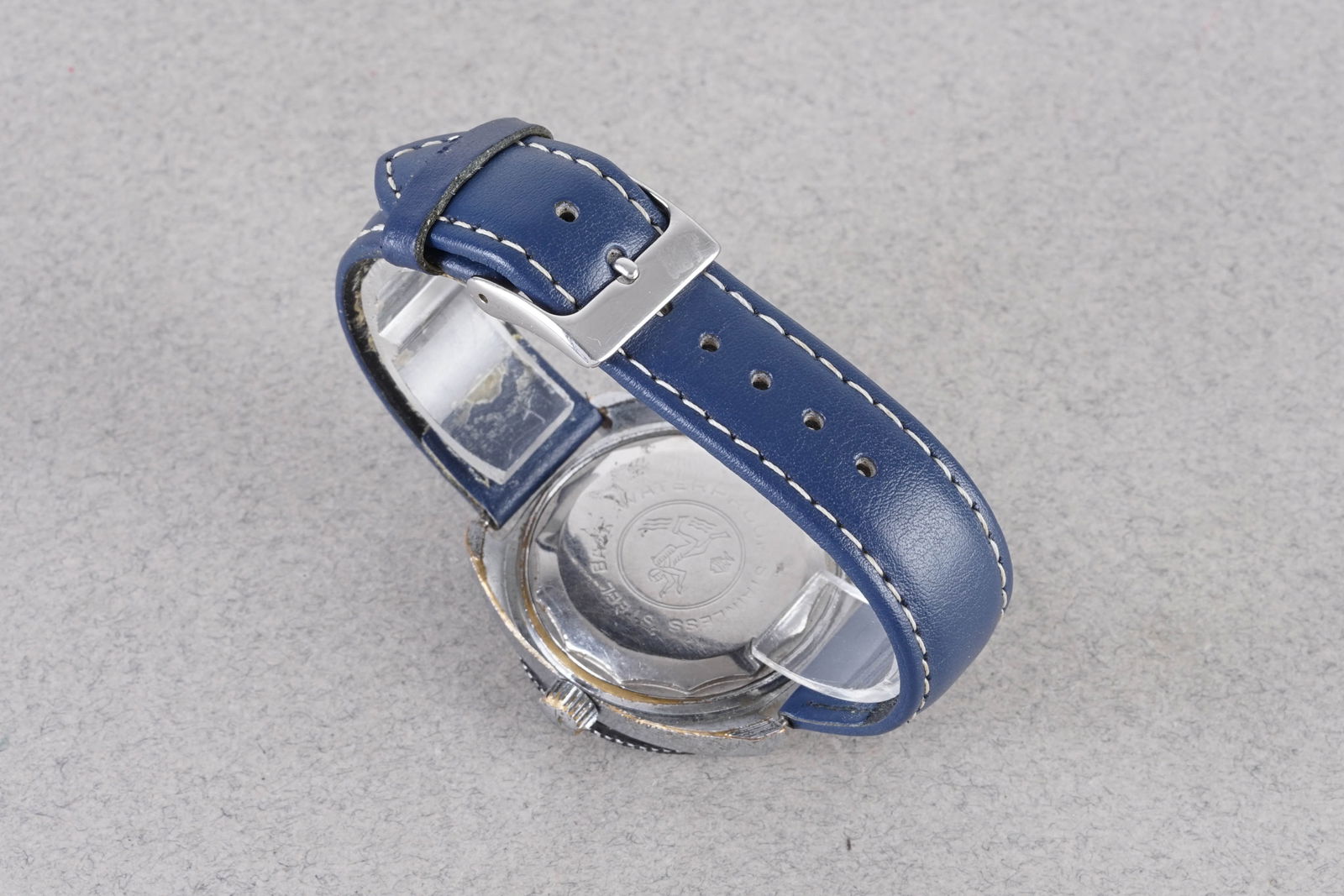 HELICON SHOCKPROOF SKIN DIVER WRISTWATCH - 4