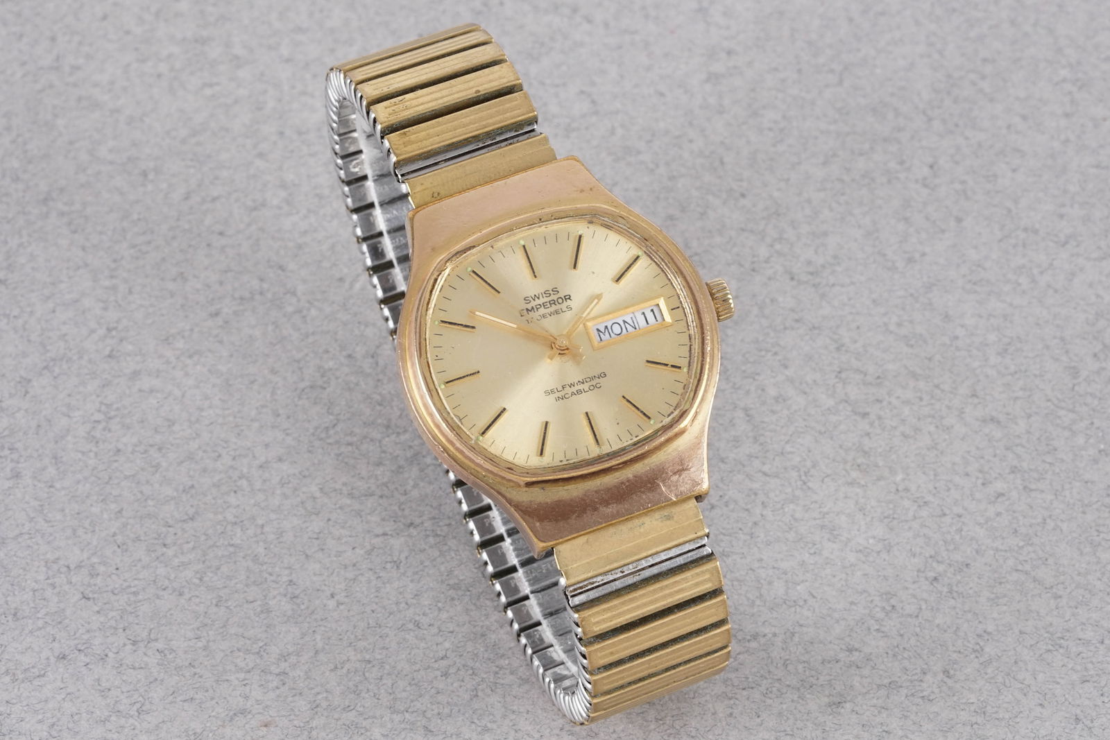 *TO BE SOLD WITHOUT RESERVE* SWISS EMPEROR SELF WINDING DAY DATE WRISTWATCH - 2