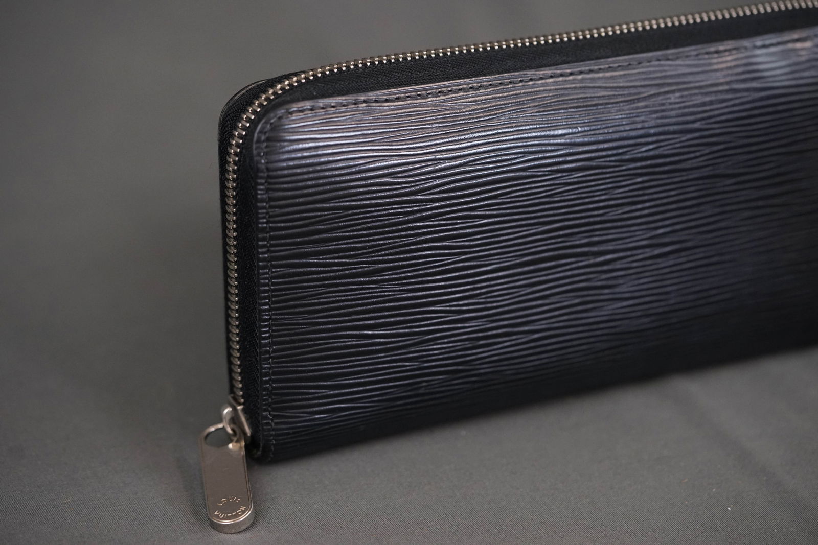 LOUIS VUITTON EPI ZIPPY WALLET W/ BOX DUST COVER & PAPERS - 4