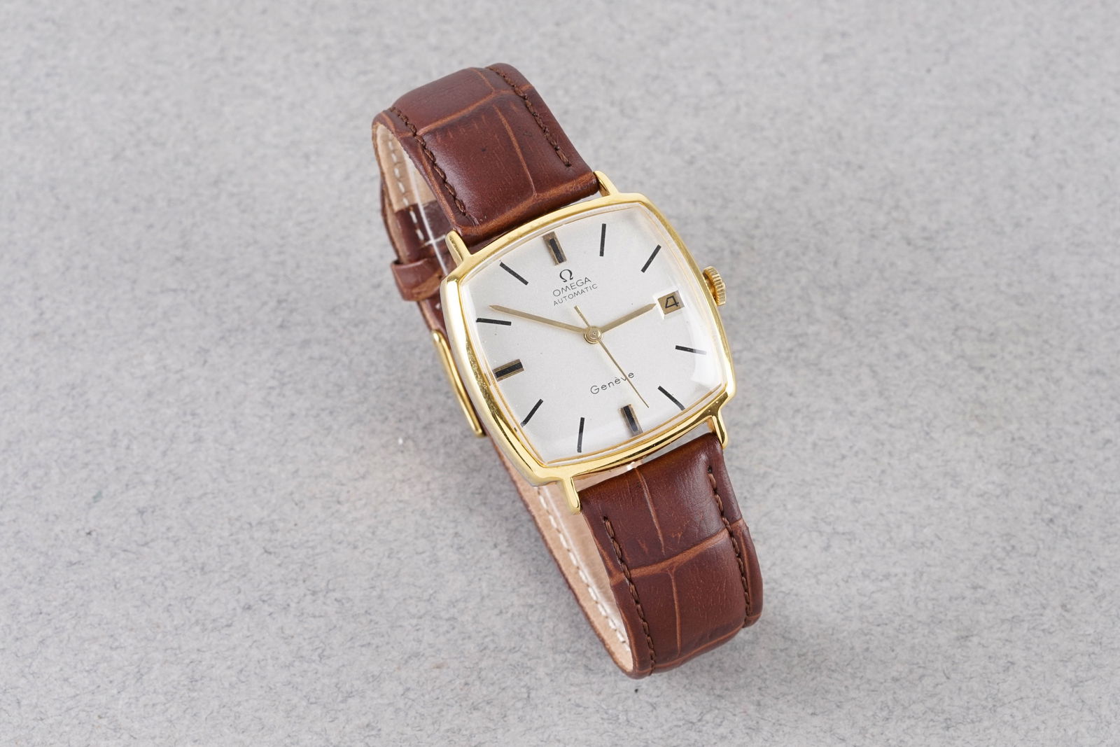 OMEGA GENEVE AUTOMATIC DATE GOLD PLATED WRISTWATCH CIRCA 1969 - 2