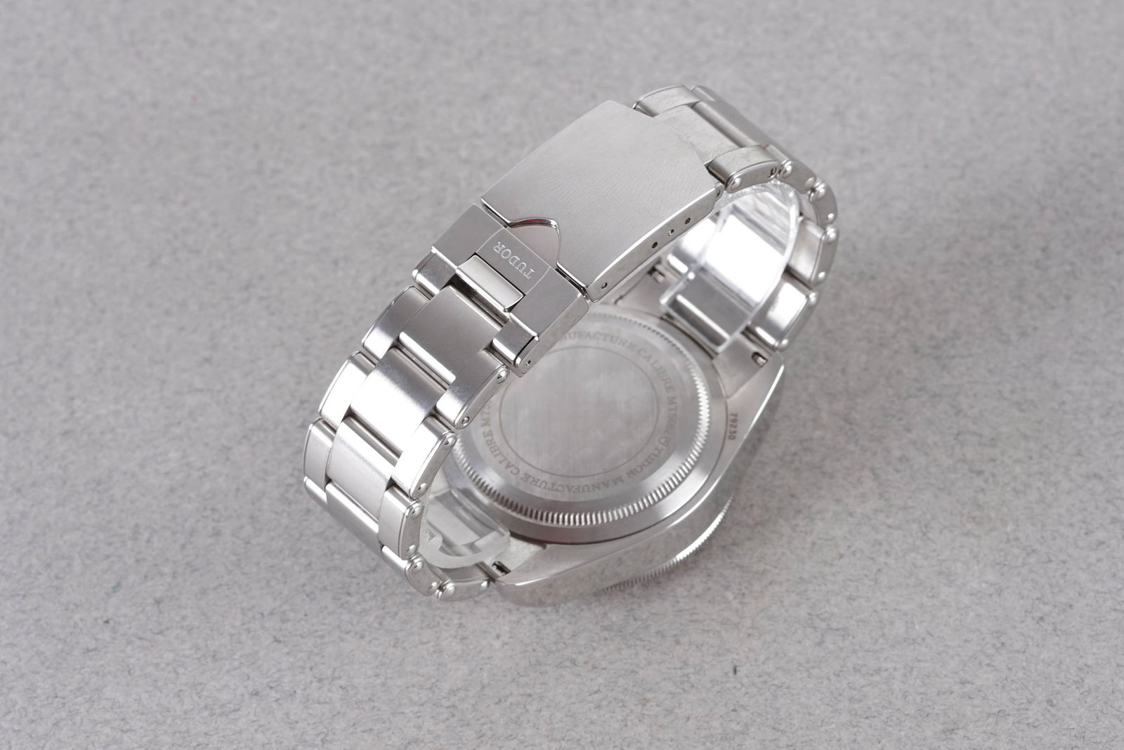 TUDOR BLACK BAY W/ BOX & GUARANTEE PAPERS REF. 79230R CIRCA 2022 - 5