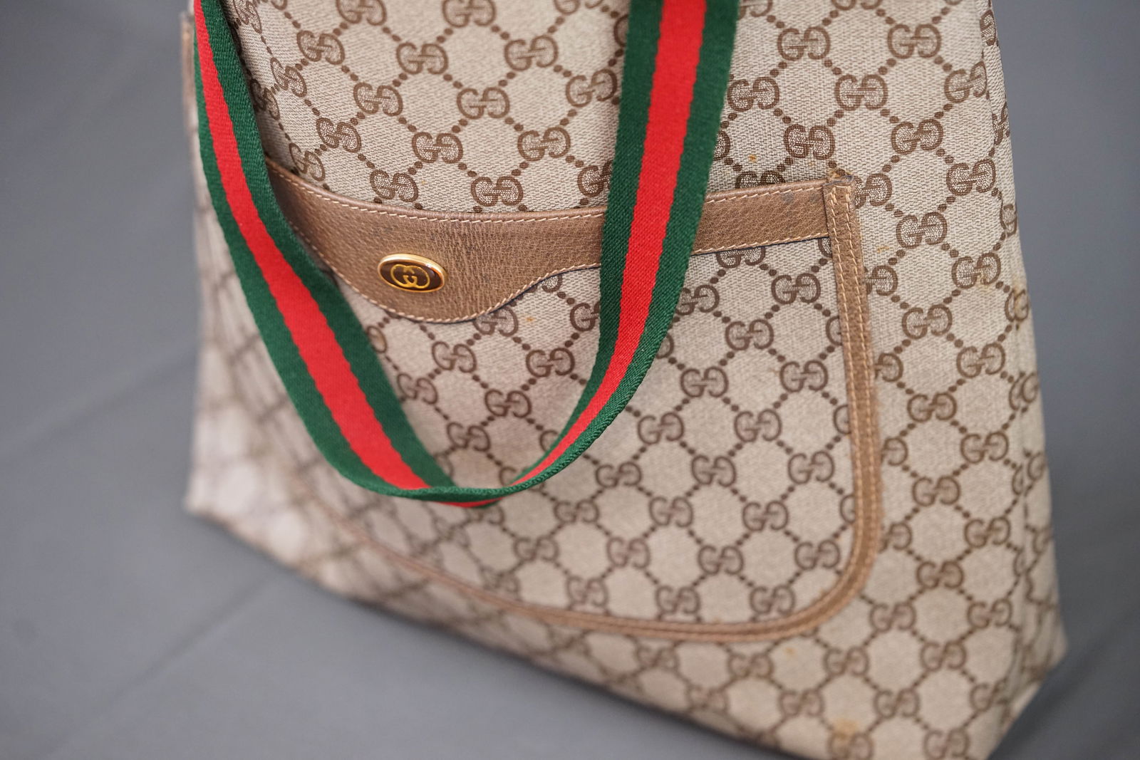 GUCCI MONOGRAM HANDBAG - 4