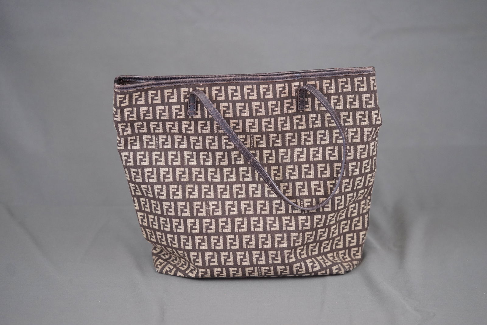 FENDI MONOGRAM HANDBAG - 4