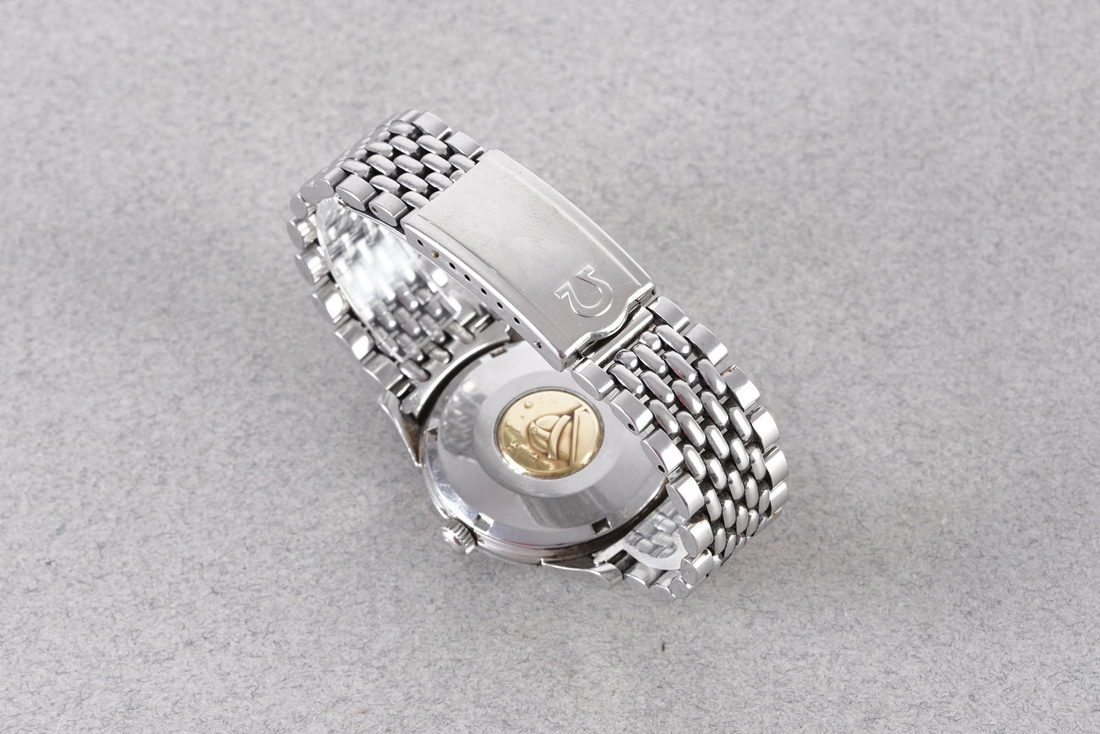 OMEGA CONSTELLATION DATE AUTOMATIC CHRONOMETER W/ BOX & GUARANTEE PAPERS REF. 14393 CIRCA 1965 - 6