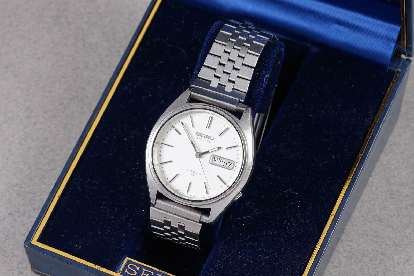 SEIKO AUTOMATIC DAY DATE WRISTWATCH REF. 6309-8240 - 2