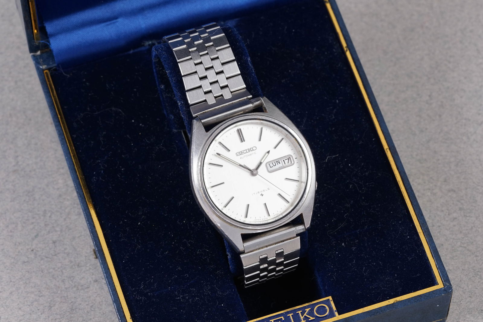 SEIKO AUTOMATIC DAY DATE WRISTWATCH REF. 6309-8240 - 3