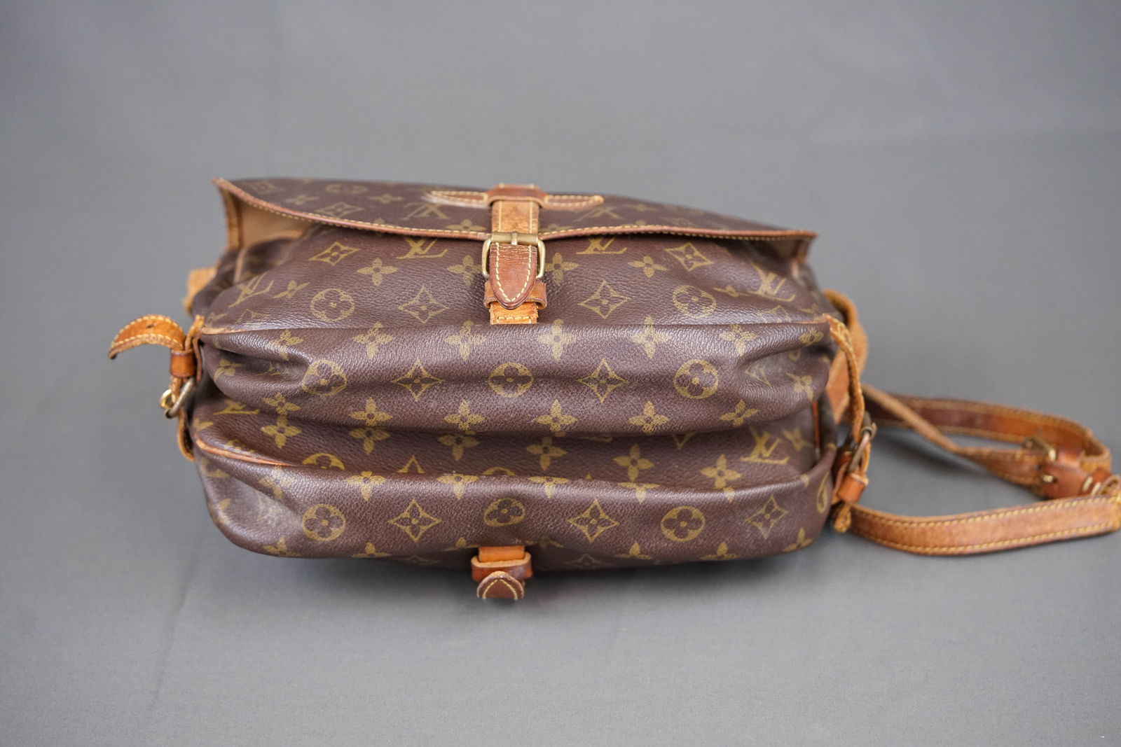 LOUIS VUITTON MONOGRAM SHOULDER BAG - 4