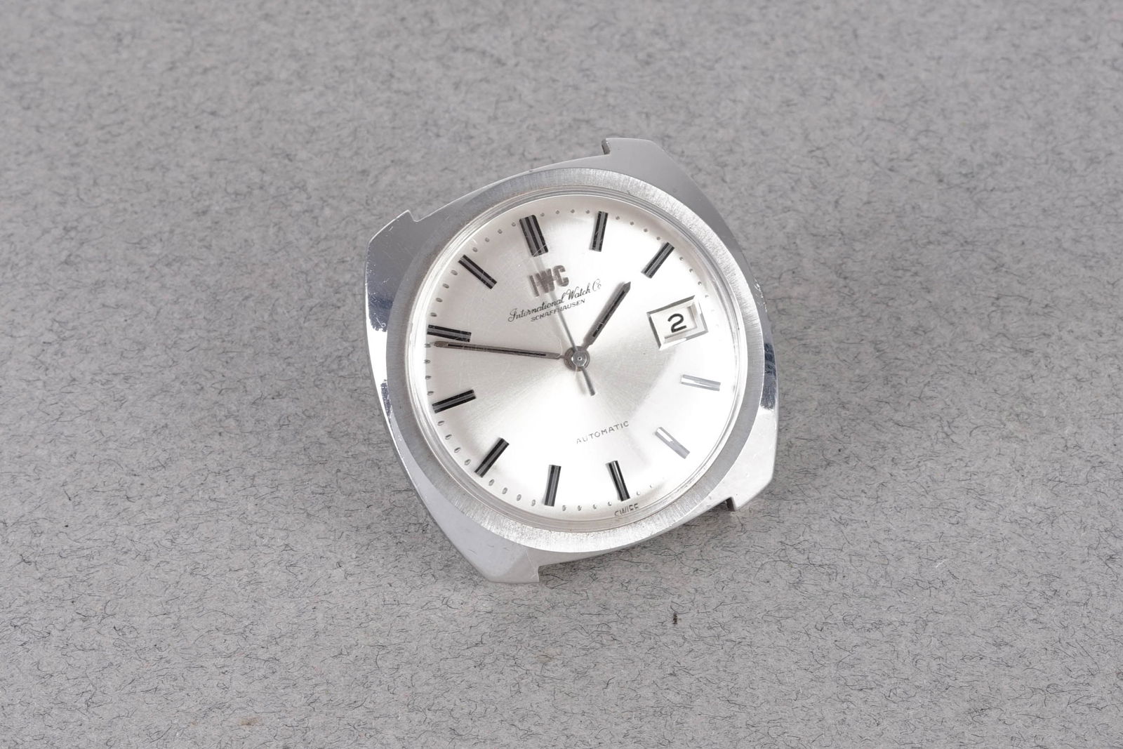 IWC SCHAFFHAUSEN AUTOMATIC DATE WRISTWATCH - 2