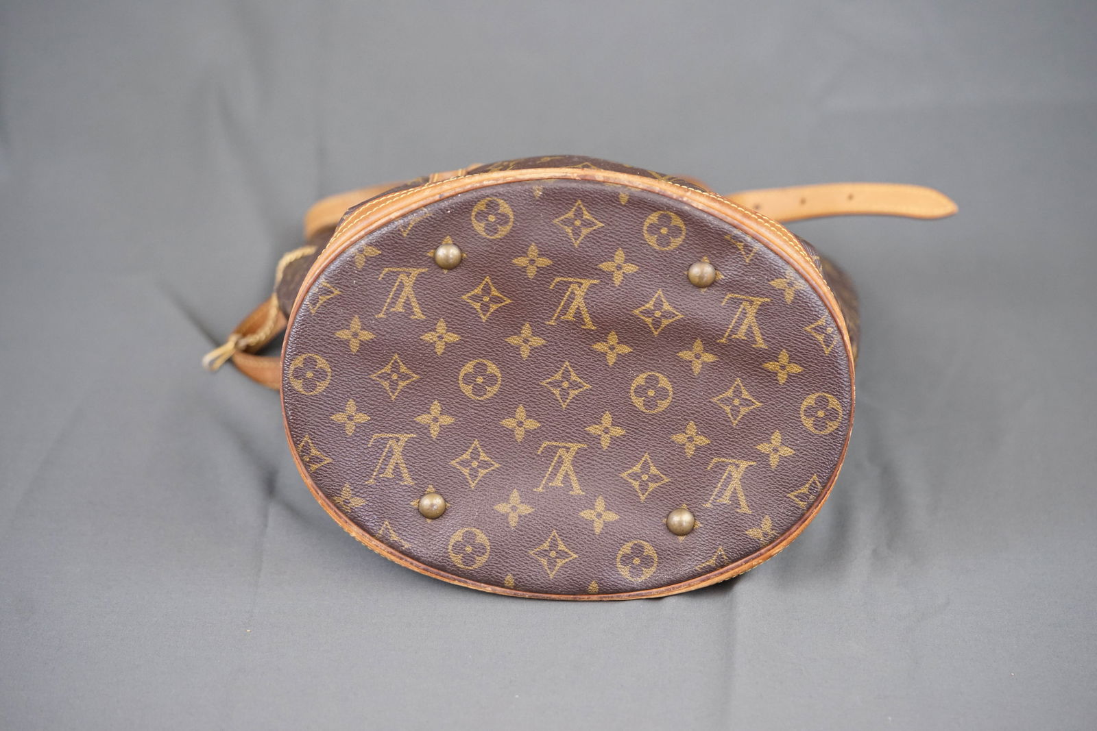 LOUIS VUITTON MONOGRAM BUCKET BAG - 10