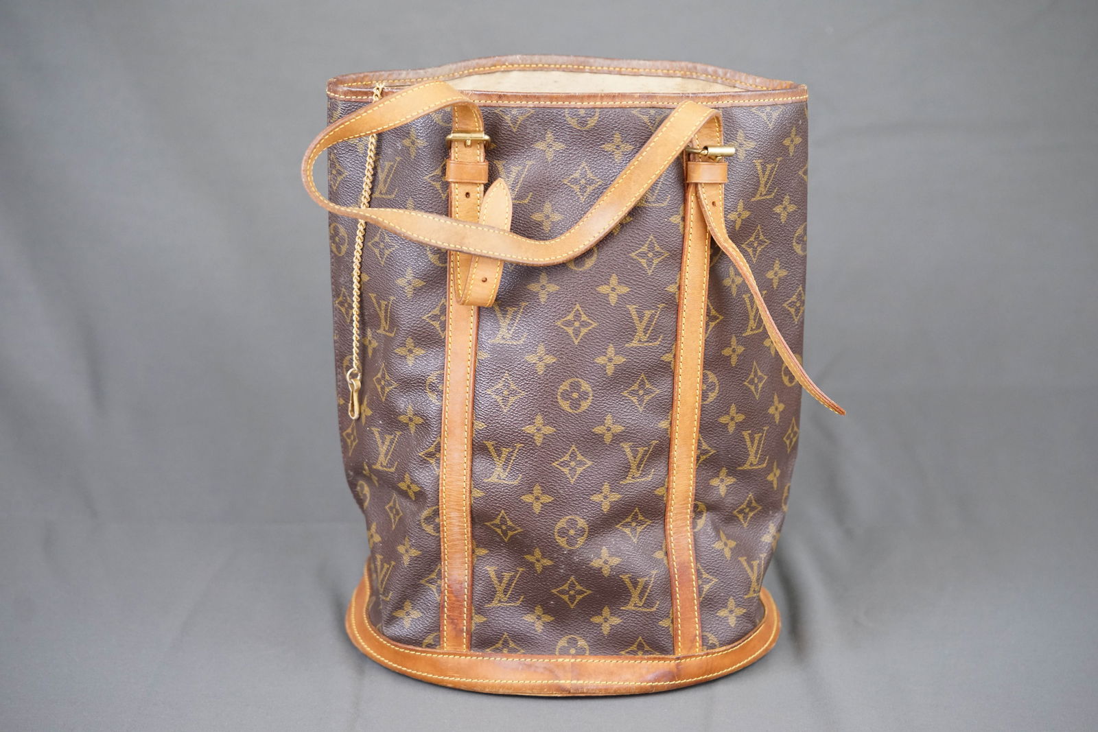 LOUIS VUITTON MONOGRAM BUCKET BAG: LOUIS VUITTON MONOGRAM BUCKET BAG, width 27cm, height 35cm, depth 20cm. PLEASE NOTE: *This lot is elected for VAT (20%) on the hammer which will not apply for successful bidders outside of the UK