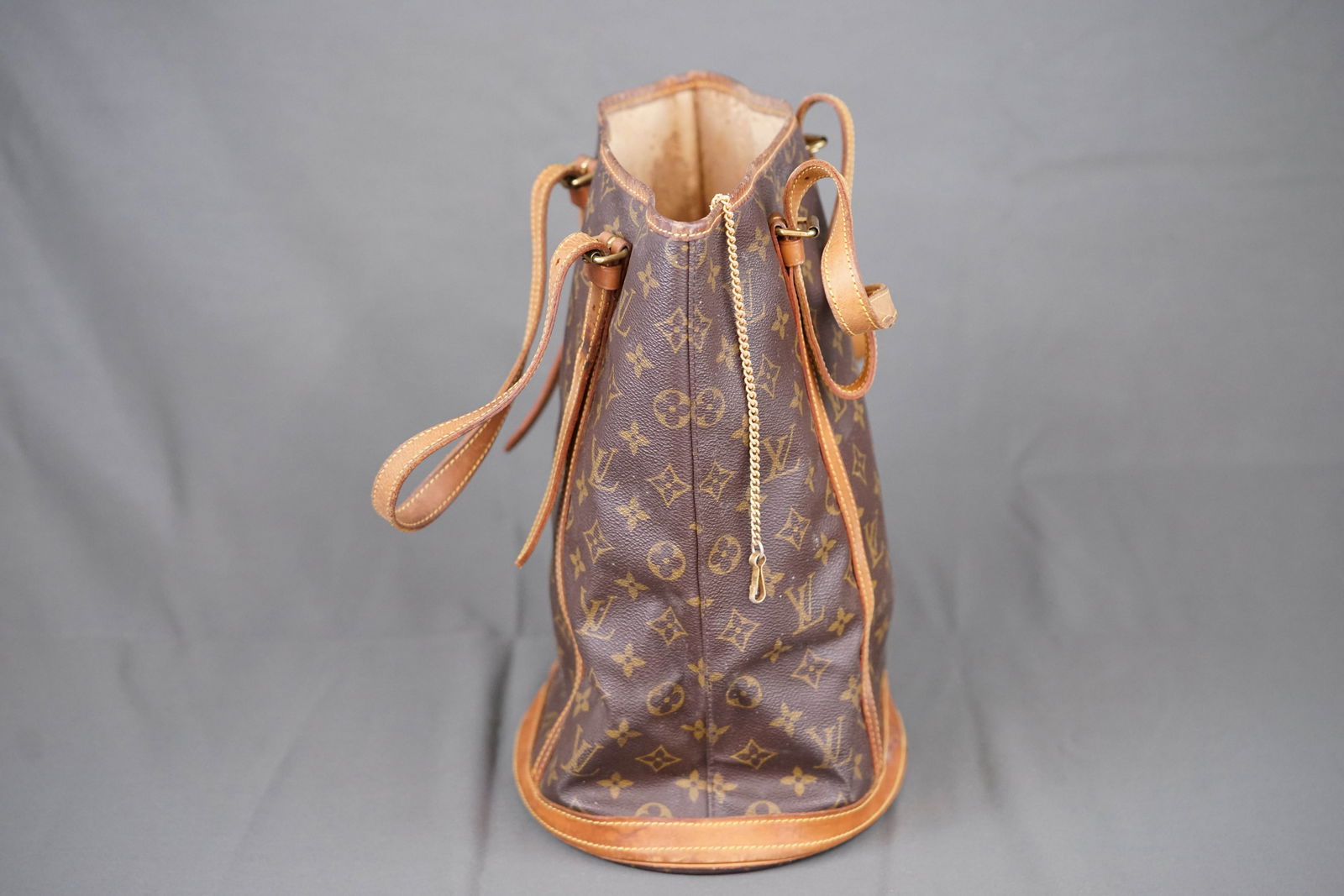 LOUIS VUITTON MONOGRAM BUCKET BAG - 4