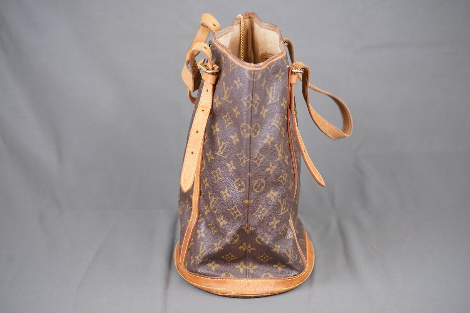 LOUIS VUITTON MONOGRAM BUCKET BAG - 5