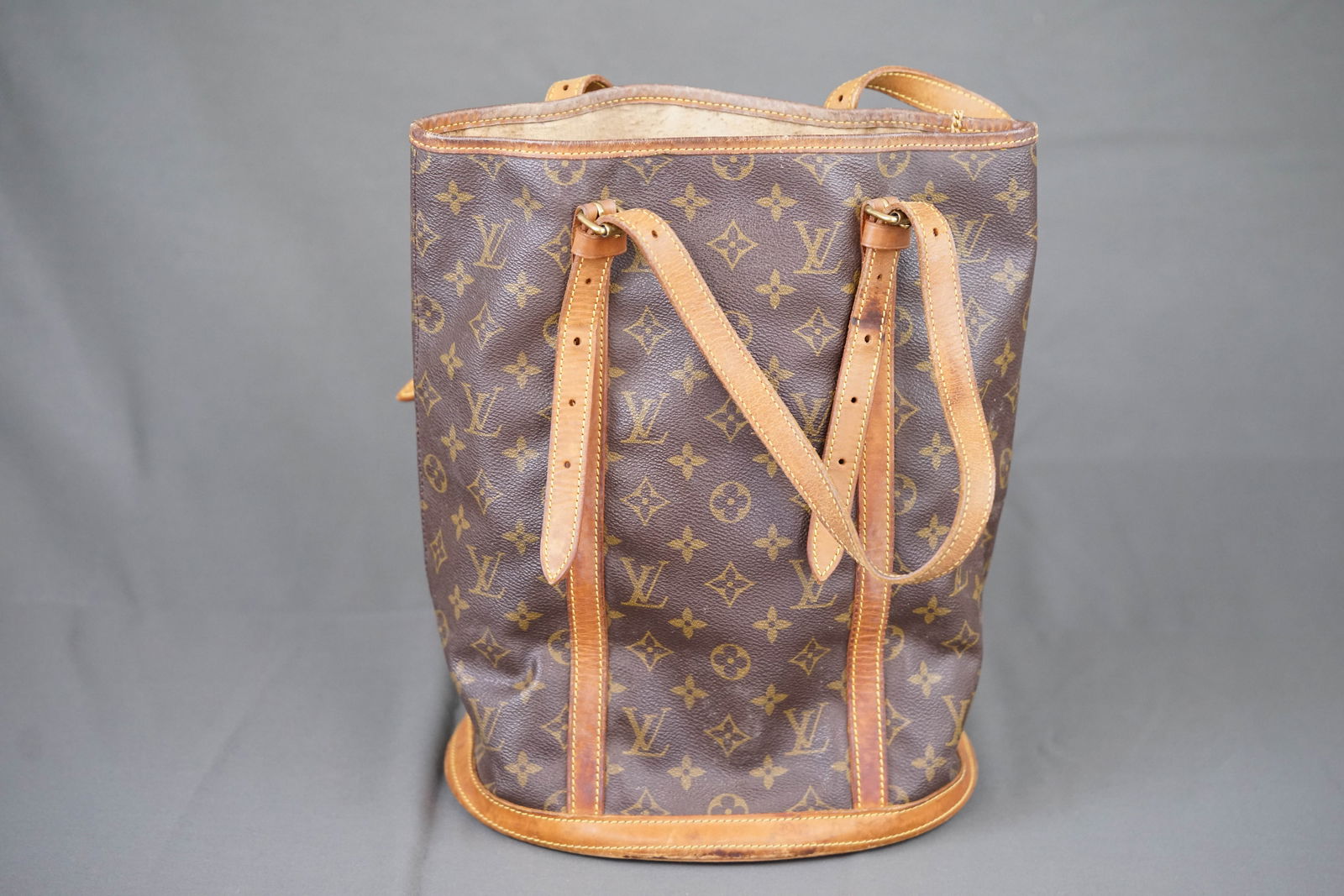LOUIS VUITTON MONOGRAM BUCKET BAG - 6