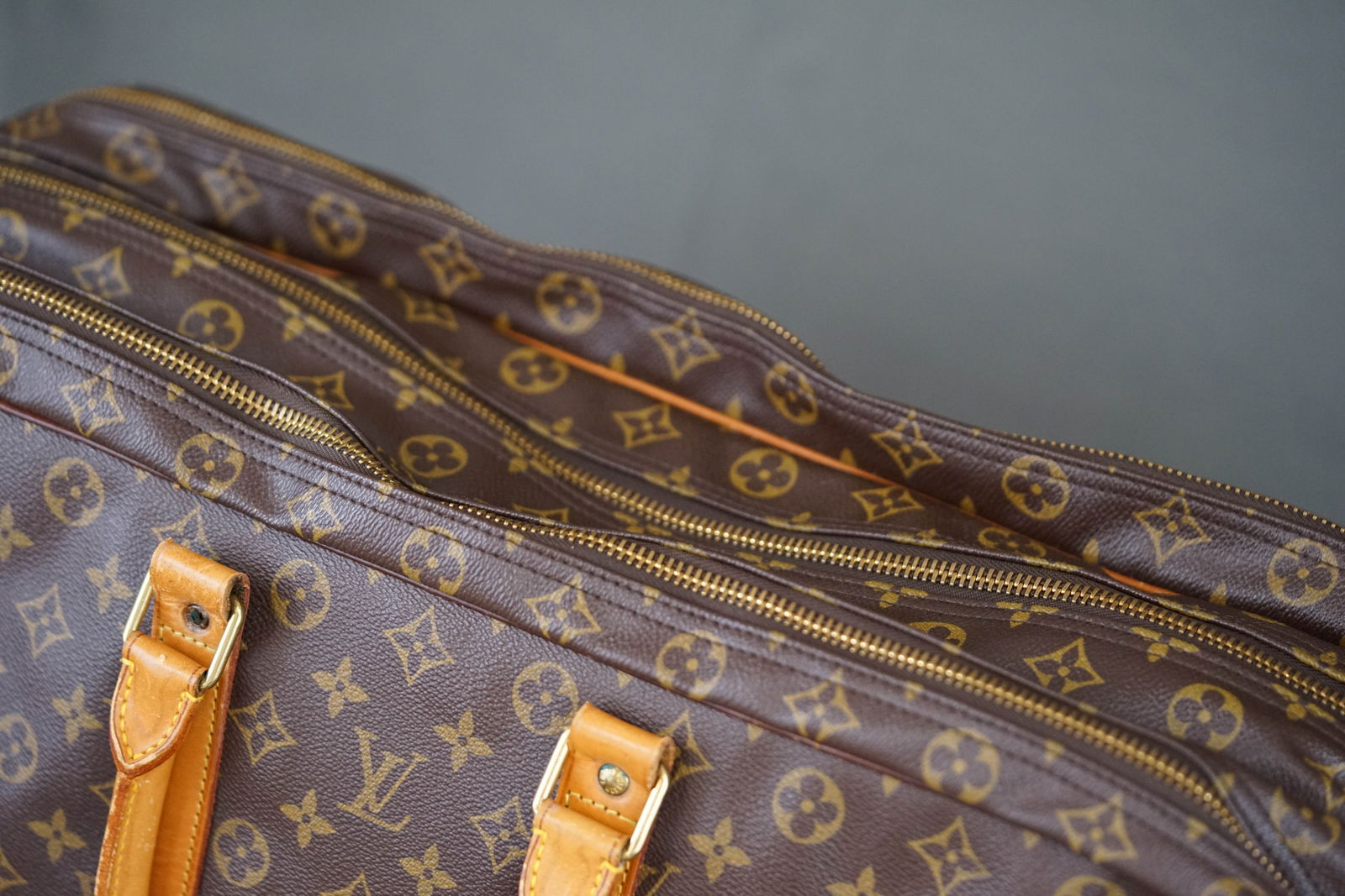 LOUIS VUITTON MONOGRAM TRAVEL BAG LARGE - 4